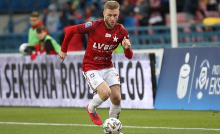 Ekstraklasa: Wisła Kraków przegrywa i zwalnia trenera