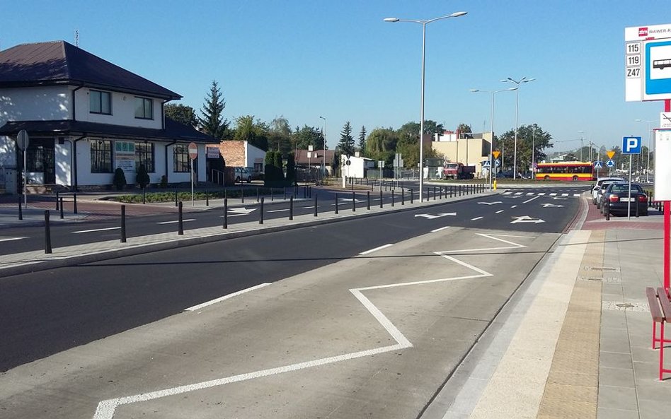 Koniec korków w warszawskim Wawrze. Strabag zakończył przebudowę dróg.