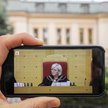 Prezes Trybunału Konstytucyjnego Julia Przyłębska (na ekranie) podczas posiedzenia