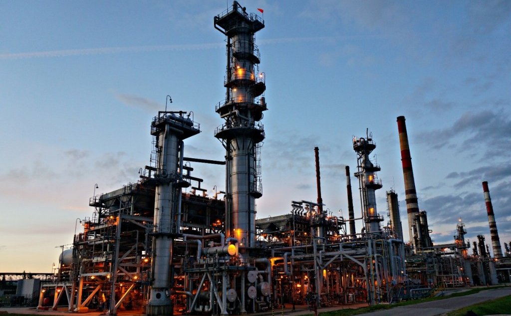 Nowa instalacja Orlenu na Litwie powstaje w bólach