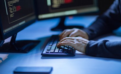 Cyberataki na polskie firmy 2026. Alarmujący raport „Cyberportret polskiego biznesu”