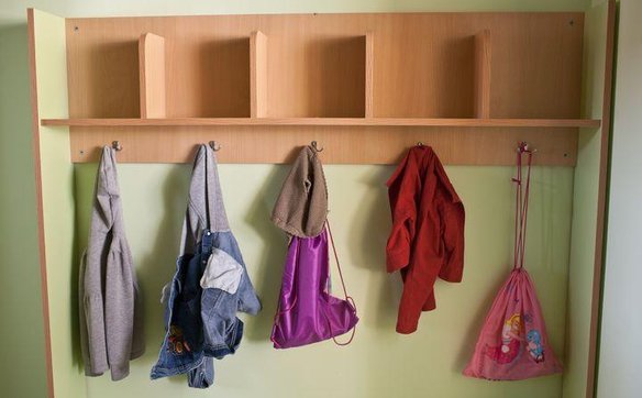 Stołeczny ratusz zwraca uwagę, że maleje też liczba dzieci zameldowanych w stolicy.