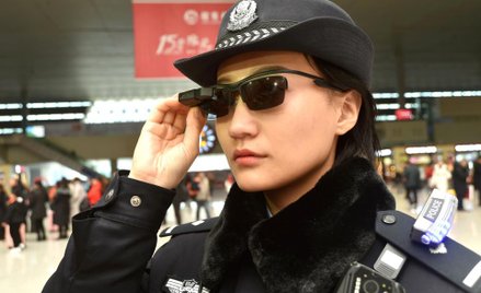 Okulary z dodatkową funkcją dostali policjanci w Zhengzhou, stolicy prowincji Henan