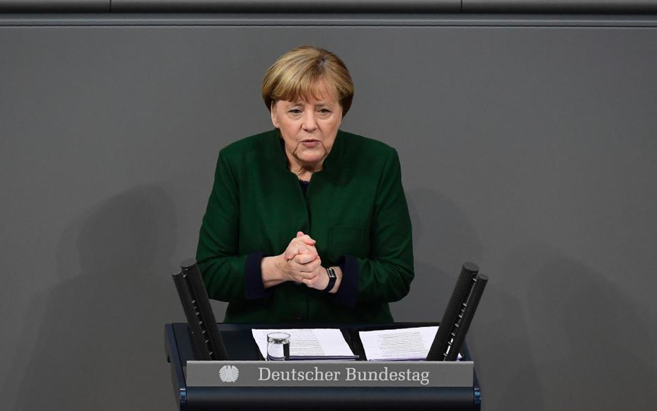 Angela Merkel zapowiedziała, że od 2017 r. wydatki na obronę Niemiec będą stale rosły.