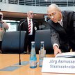 Jörg Asmussen jest bardziej pragmatyczny i mniej ortodoksyjny od swojego poprzednika