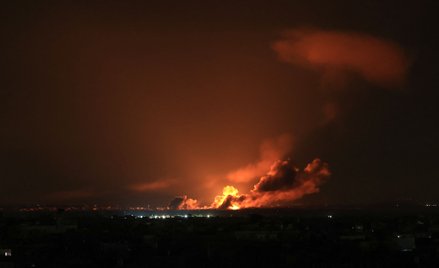 W nocy Izrael przeprowadził kolejne uderzenia odwetowe na Strefę Gazy