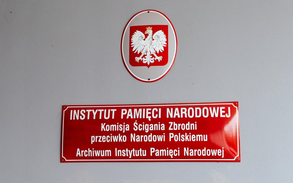 Archiwum Instytutu Pamięci Narodowej - tabliczka