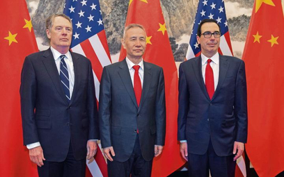 Amerykański sekretarz skarbu Steven Mnuchin (pierwszy z prawej) zapewniał, że rozmowy z chińskim wic