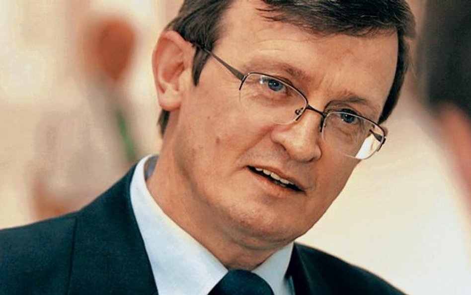 Tadeusz Cymański spędza 1 listopada, odwiedzając rodzinne strony.