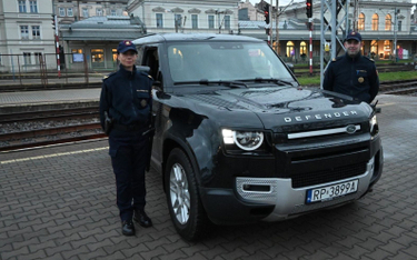 Straż Ochrony Kolei kupiła samochody za ponad milion. To luksusowe Land Rovery