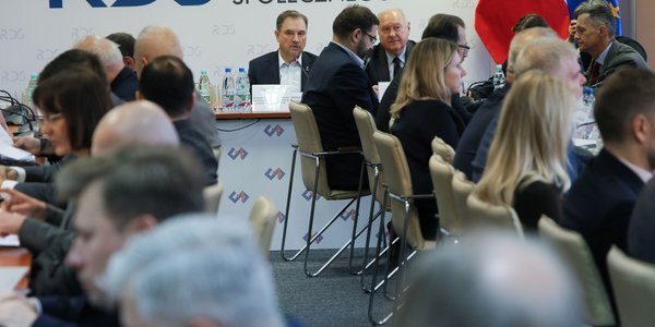 Nowy projekt o równości płac zbyt trudny dla biznesu i związków