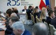 Przewodniczący Komisji Krajowej NSZZ "Solidarność" Piotr Duda (C) na posiedzeniu plenarnym Rady Dial