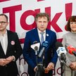 Były prezydent Sopotu Jacek Karnowski został posłem z ramienia KO. Na zdjęciu: w środku, w towarzyst