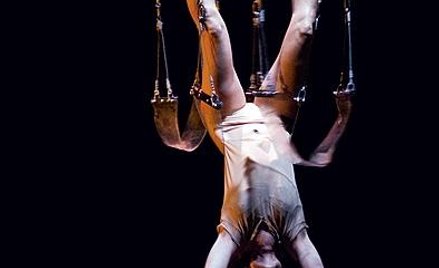 Larumbe Danza to hiszpański zespół zaprzyjaźniony z warszawskim Teatrem Tańca Zawirowania