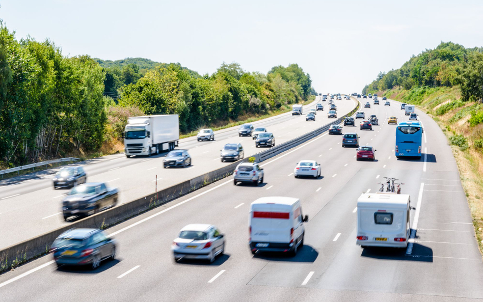 NSA o autach w leasingu. Kto płaci kary za przejazdy autostradą bez opłat?