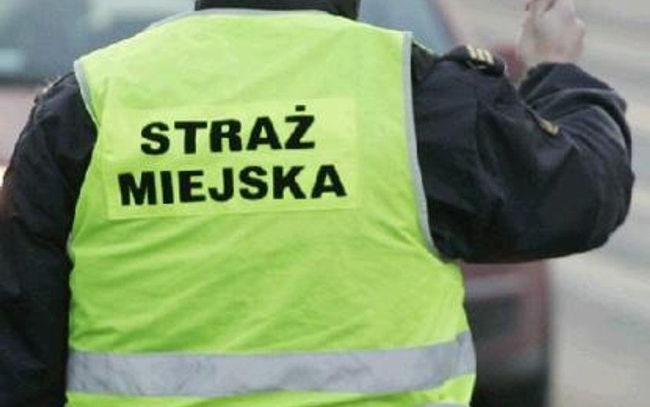 Tylko w stolicy strażnicy muszą zgłaszać prezenty do rejestru