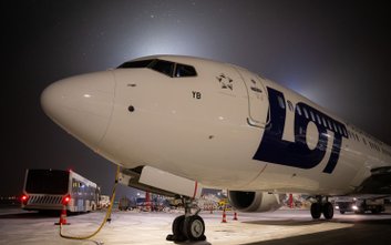 Warszawa pozostaje głównym węzłem przesiadkowym dla narodowego przewoźnika, ale PLL LOT wzmacnia tak