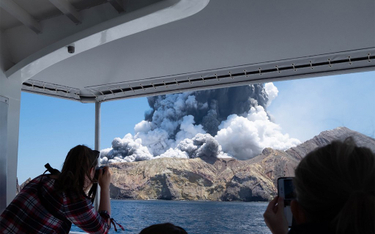 Czy wysłanie turystów na wulkan to przestępstwo?