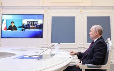 Władimir Putin w czasie wideokonferencji z prezydentem Iranu, Ebrahimem Raisim