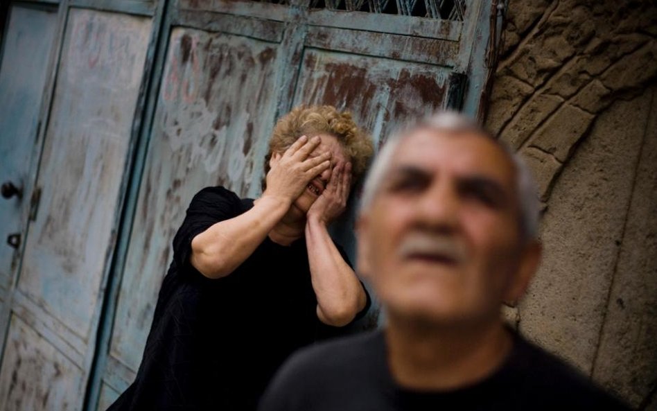 Fot. Wojciech Grzędziński. Gruzja, miasto Gori, 80 km od Tbilisi, sierpień 2008 roku. Starsza kobiet