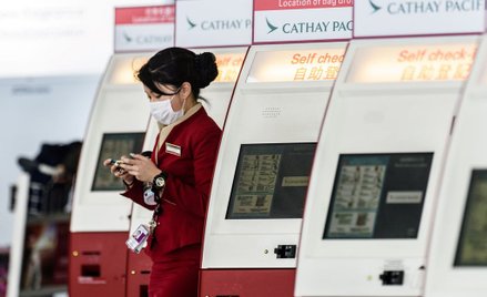 Cathay Pacific wysyła pracowników na bezpłatny urlop przez koronawirusa