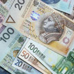 Euro najsłabsze do dolara od niemal dekady. Na szczęście złoty nie powinien już spadać w tandemie ze