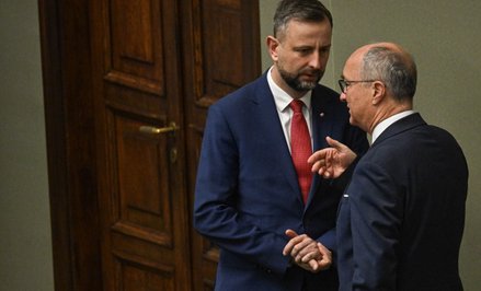 Marszałek Włodzimierz Czarzasty (P) oraz wicepremier, minister obrony narodowej Władysław Kosiniak-K