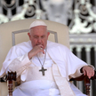 Papież Franciszek przeszedł operację