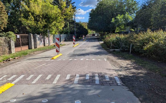 W ramach poprawy bezpieczeństwa na Siekierkowskiej już wcześniej powstały progi zwalniające