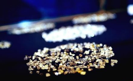 Nadciąga diamentowy debiut