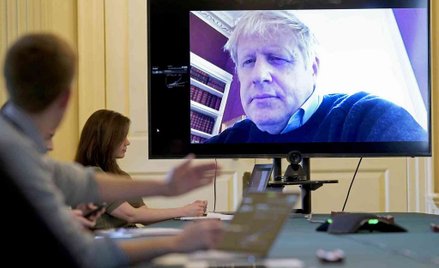 Johnson pozostaje w szpitalu. Downing Street: Wciąż rządzi
