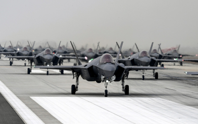 28 południowokoreańskich F-35A podczas pierwszej w historii Sił Powietrznych Republiki Korei tzw. pa
