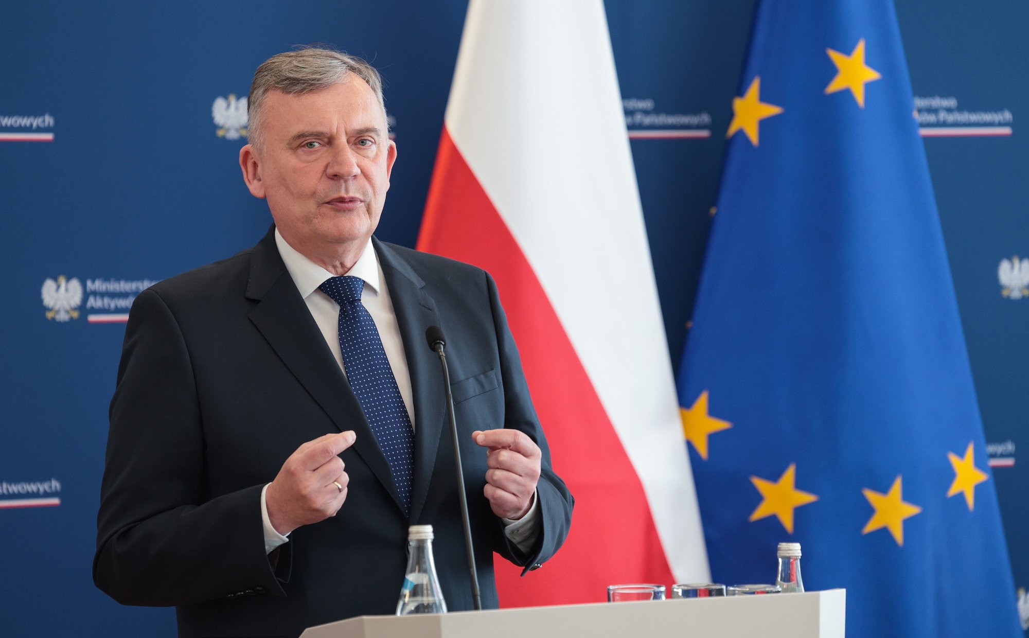 Maciej Miłosz: Wiceminister obrony próbuje sił w stand-upie