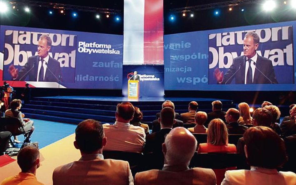 Nowe zasady głosowania pomogą Donaldowi Tuskowi znokautować konkurentów