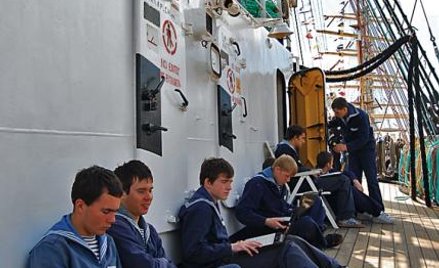 Osoby, które mają oficerski dyplom morski i znają angielski, nie mają problemów ze znalezieniem prac