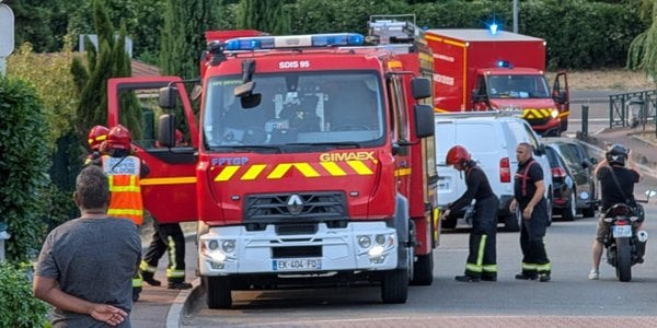 France wildfires force evacuation of 2,000 tourists from campsite