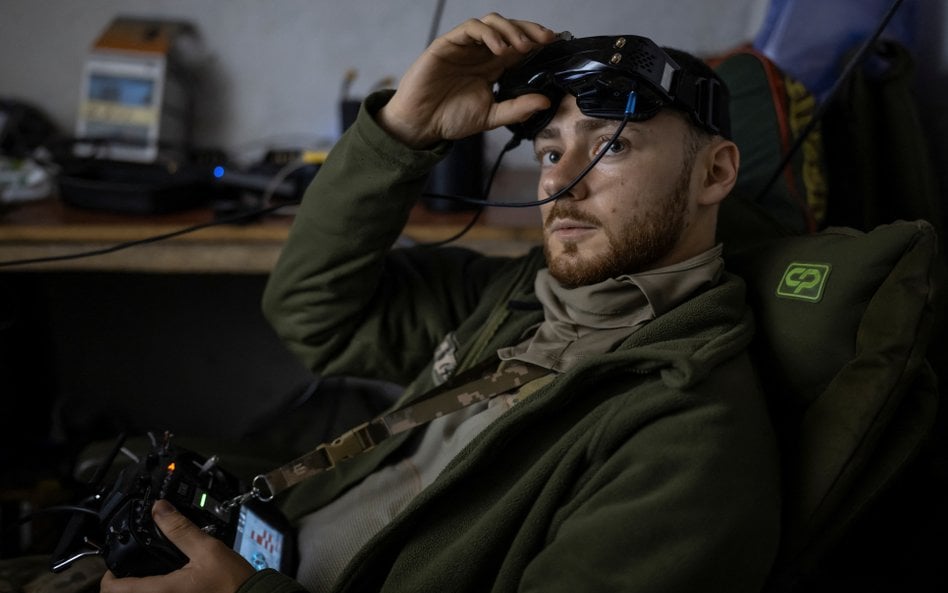 Ukraiński żołnierz, będący operatorem dronów.