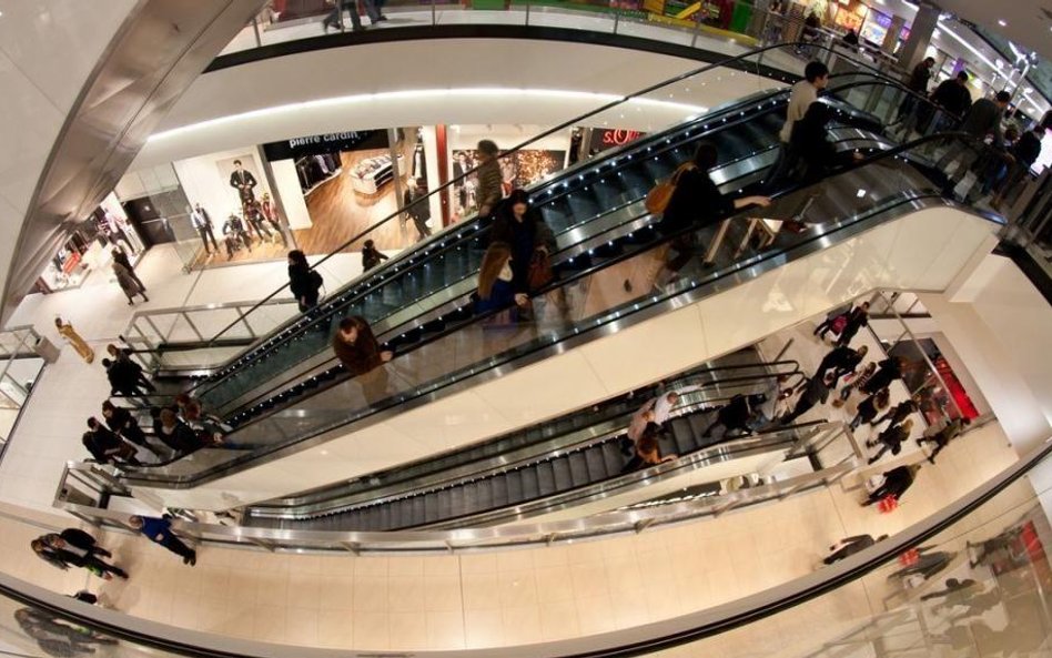 Centra handlowe pod ścianą, ostro walczą o czynsze