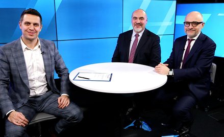 Gośćmi Przemysława Tychmanowicza w Parkiet TV byli Piotr Szulec (w środku), prezes Skarbiec TFI, ora