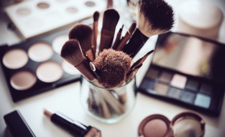 Azbest w popularnych kosmetykach. Mogą zagrażać zdrowiu