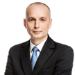 Rafał Mucha, wiceprezes ds. finansowych Enei, podkreśla, że spółka szacuje wpływ ustaw prądowych na 