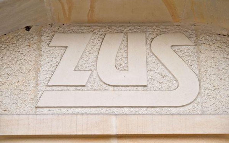 Mniej biurokracji ZUS dla duchownych