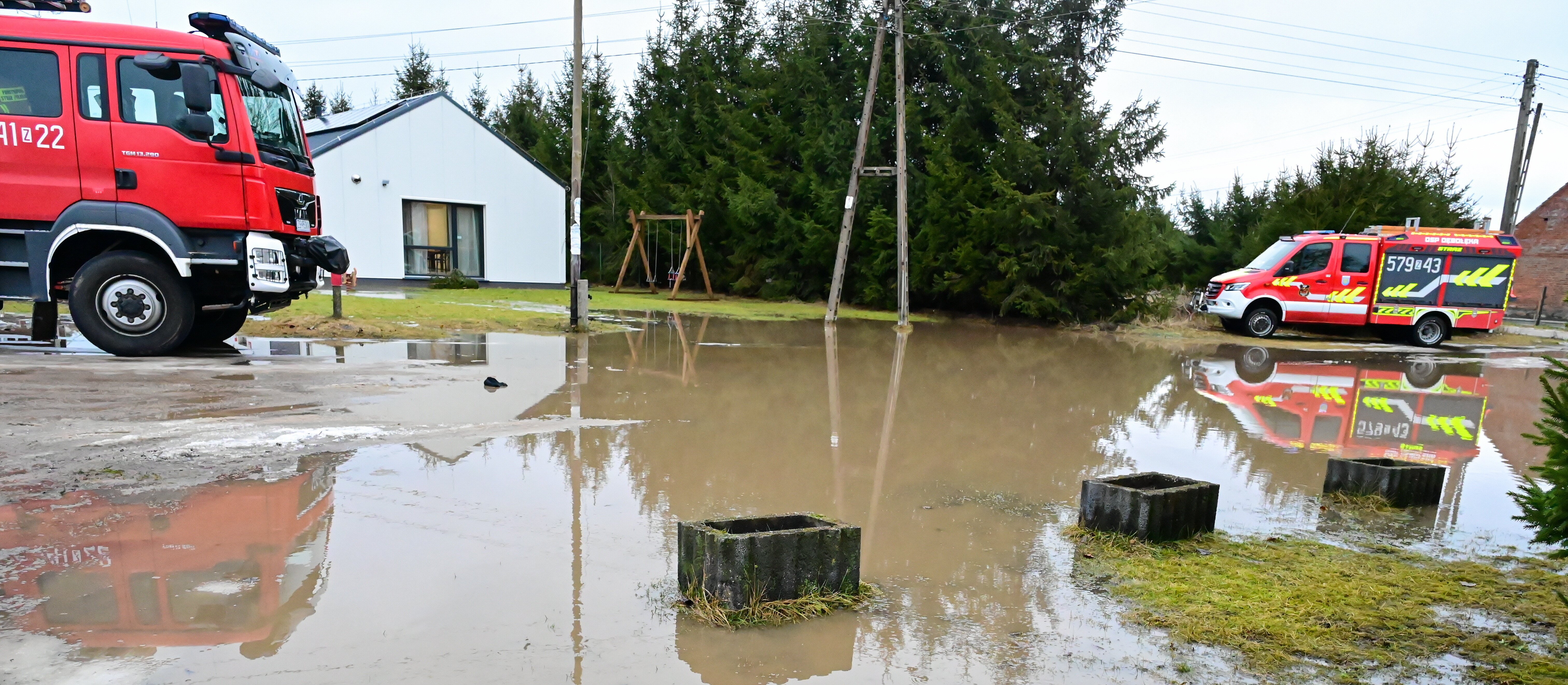 Służby szykują się na nadciągające ulewy. „Wszystkie jednostki w gotowości”