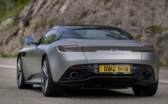 Aston Martin DB12
