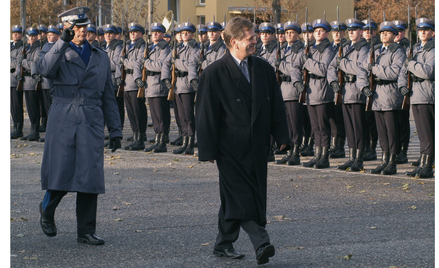 W Polsce trochę podważono prestiż aparatu ścigania, a mundur nie jest otoczony szacunkiem – uważa by