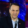 Szef MSZ Radosław Sikorski i prezydent Warszawy Rafał Trzaskowski