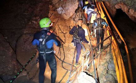 Tajlandia: Akcja ratunkowa zawieszona. W jaskini wciąż 5 osób