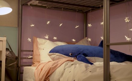 „Moja mama była słomką, a tata kubeczkiem". IKEA promuje pluszaki z recyklingu