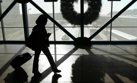 Coraz wyższe sumy ubezpieczenia w polisach na wyjazdy służbowe