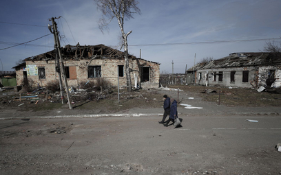 Zniszczona przez Rosjan wieś Byszów na zachód od Kijowa
